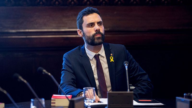 La grieta entre JxCat y ERC se abre más: Torrent aplaza el pleno y Puigdemont no le coge el teléfono 