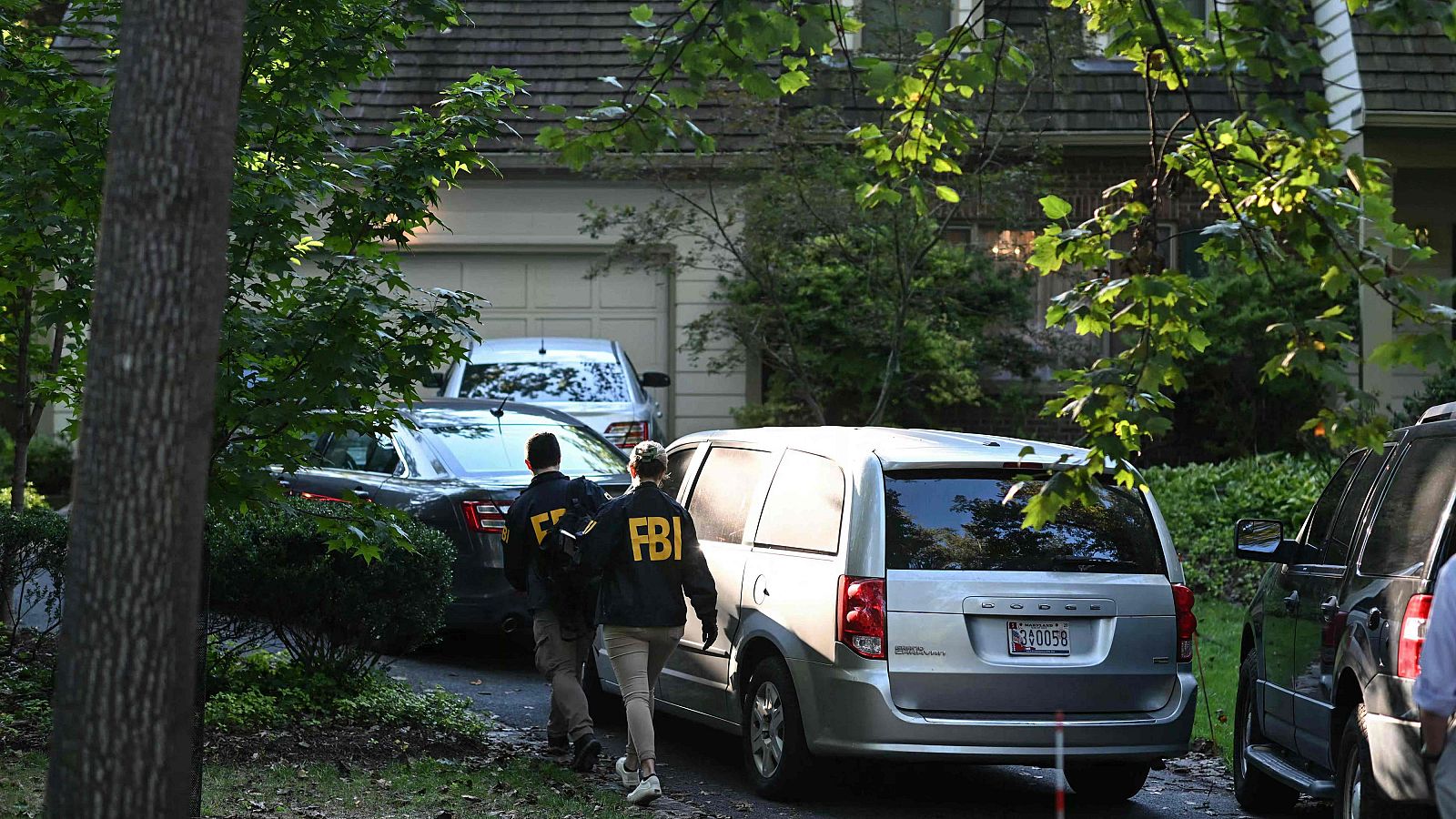 Agentes del FBI registran la casa del exasesor de seguridad de Trump John Bolton