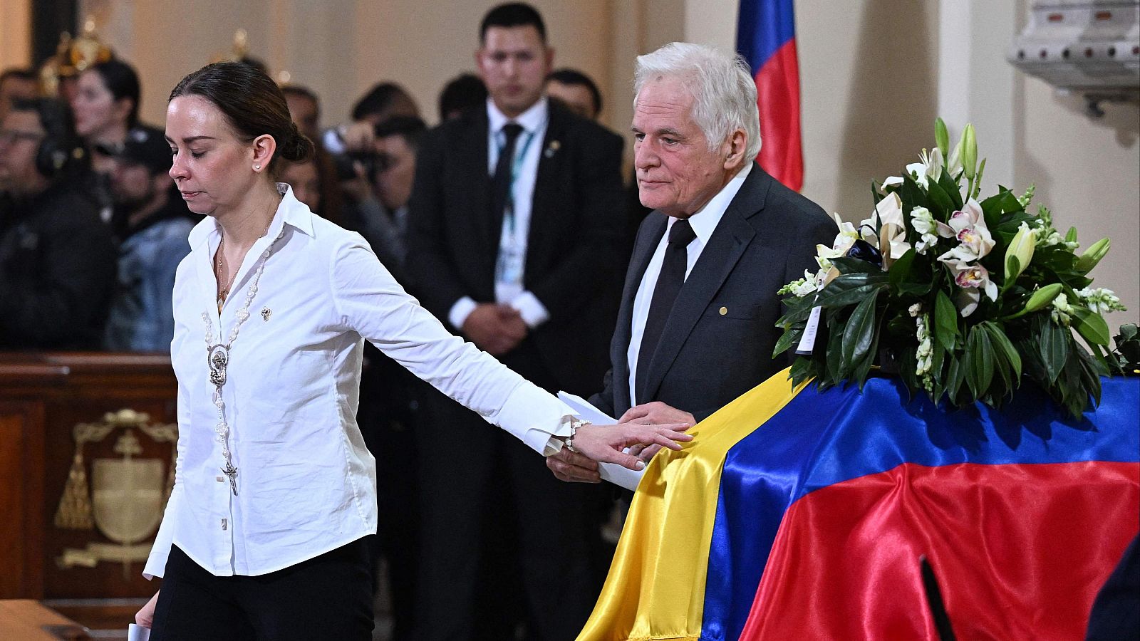 El padre del senador asesinado Miguel Uribe Turbay ocupará su lugar en disputa presidencial