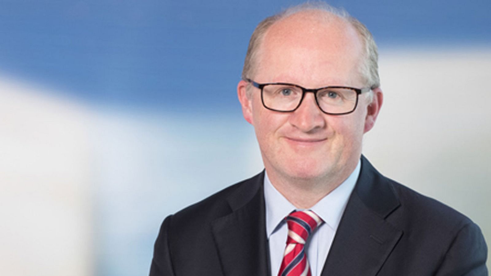 El actual gobernador del banco central de Irlanda, Philip Lane