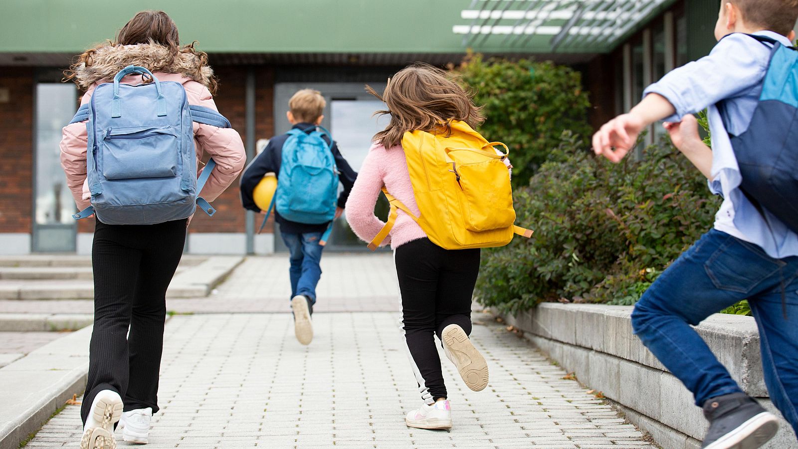 Calendario escolar 2025-2026: inicio de curso, puentes y festivos