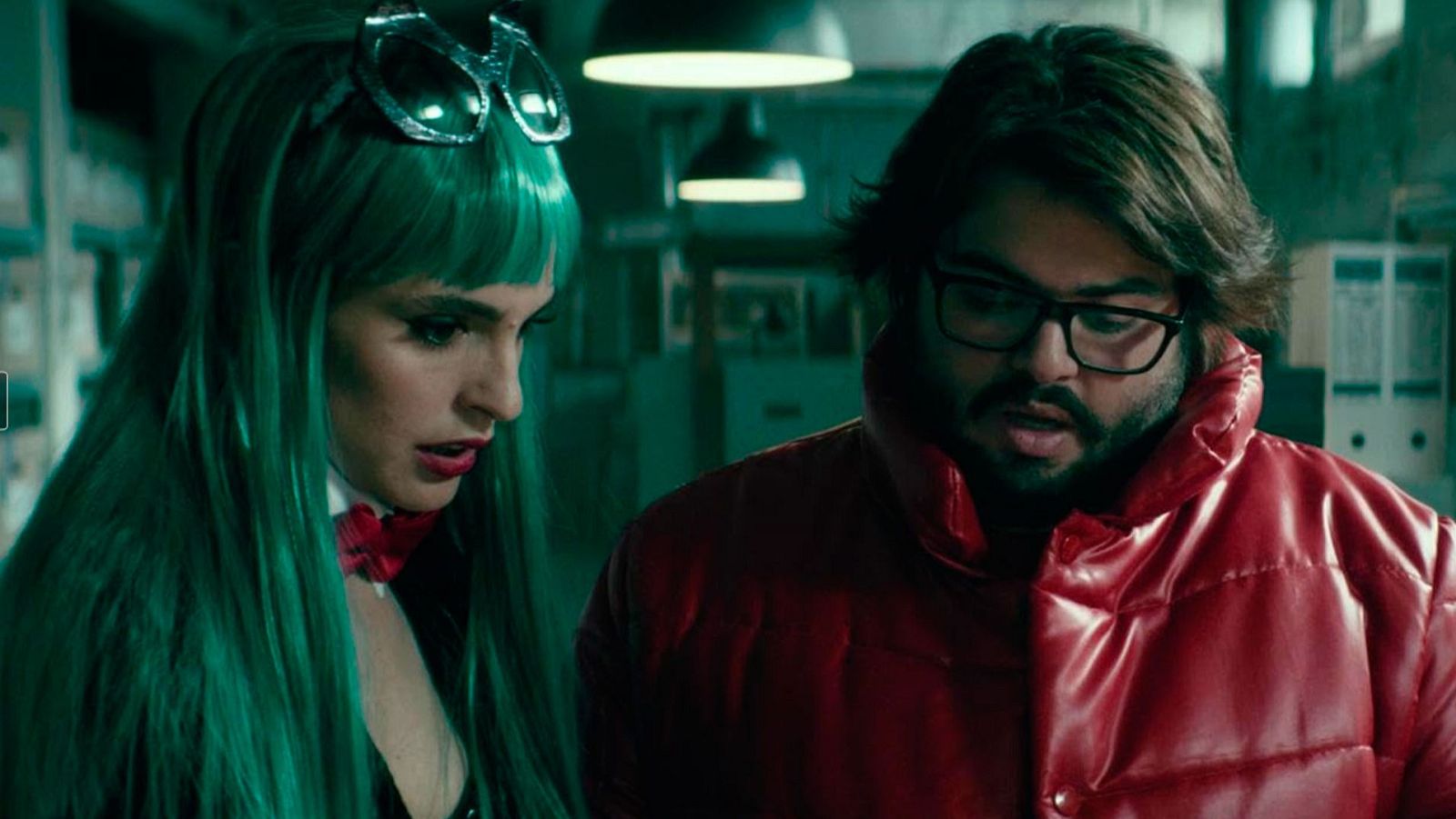 Una escena de 'Orígenes secretos' con los actores Verónica Echegui y Brays Efe