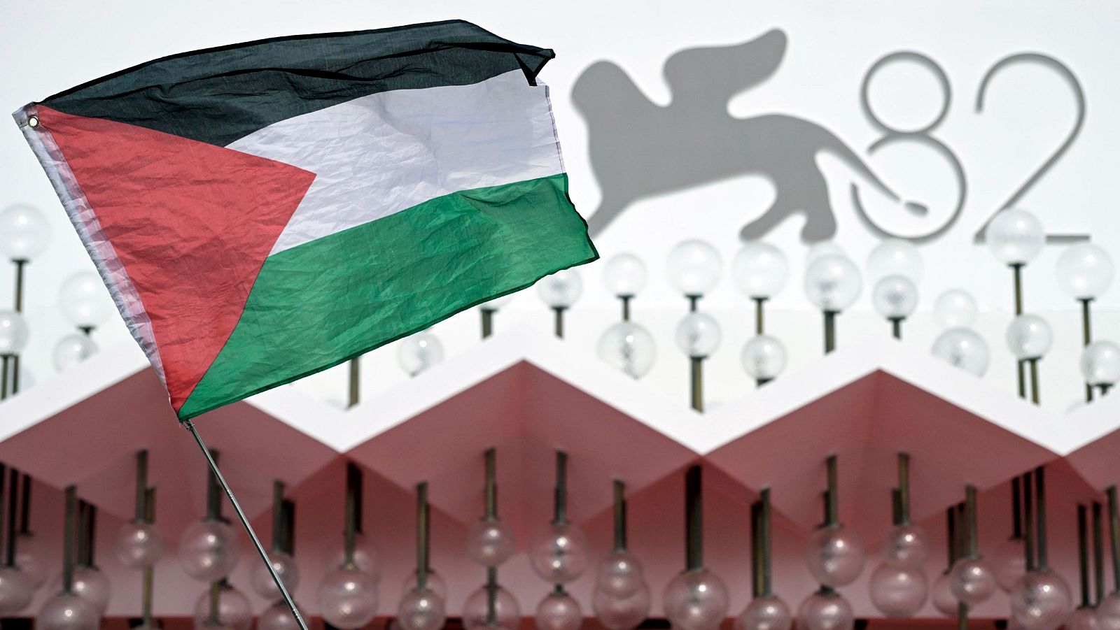 El Festival de Venecia arranca con la indefinición de la Mostra ante la demanda para que reconozca el “genocidio en Palestina”