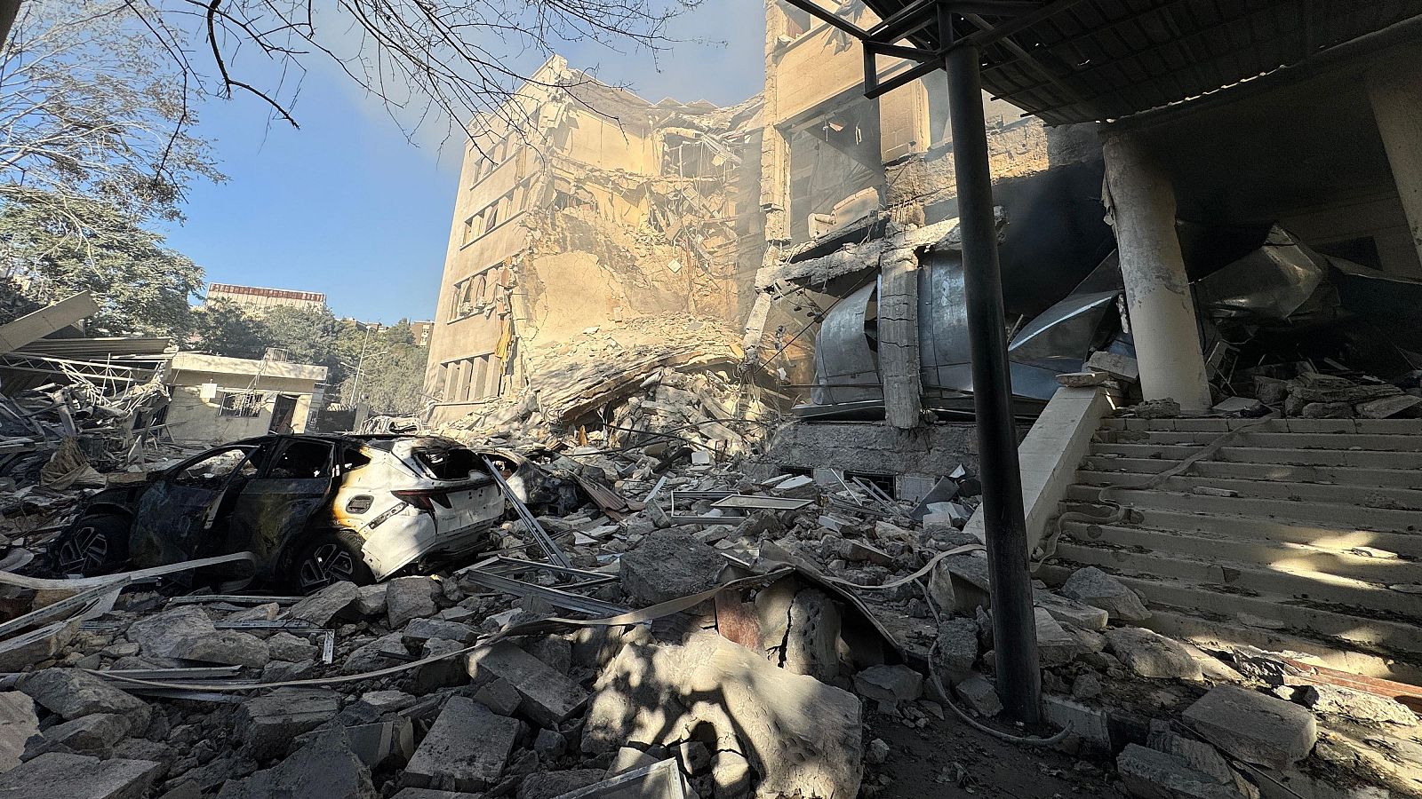 Fotografía de archivo del edificio del Ministerio de Defensa sirio dañado tras un ataque israelí en Damasco el 16 de julio de 2025
