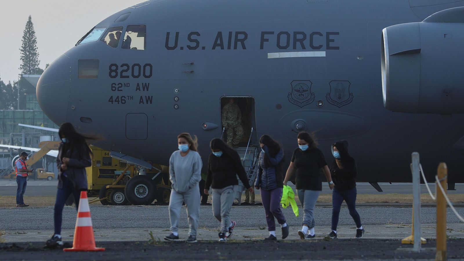 Fotografía de archivo de un avión de la Fuerza Aérea de los Estados Unidos en Guatemala
