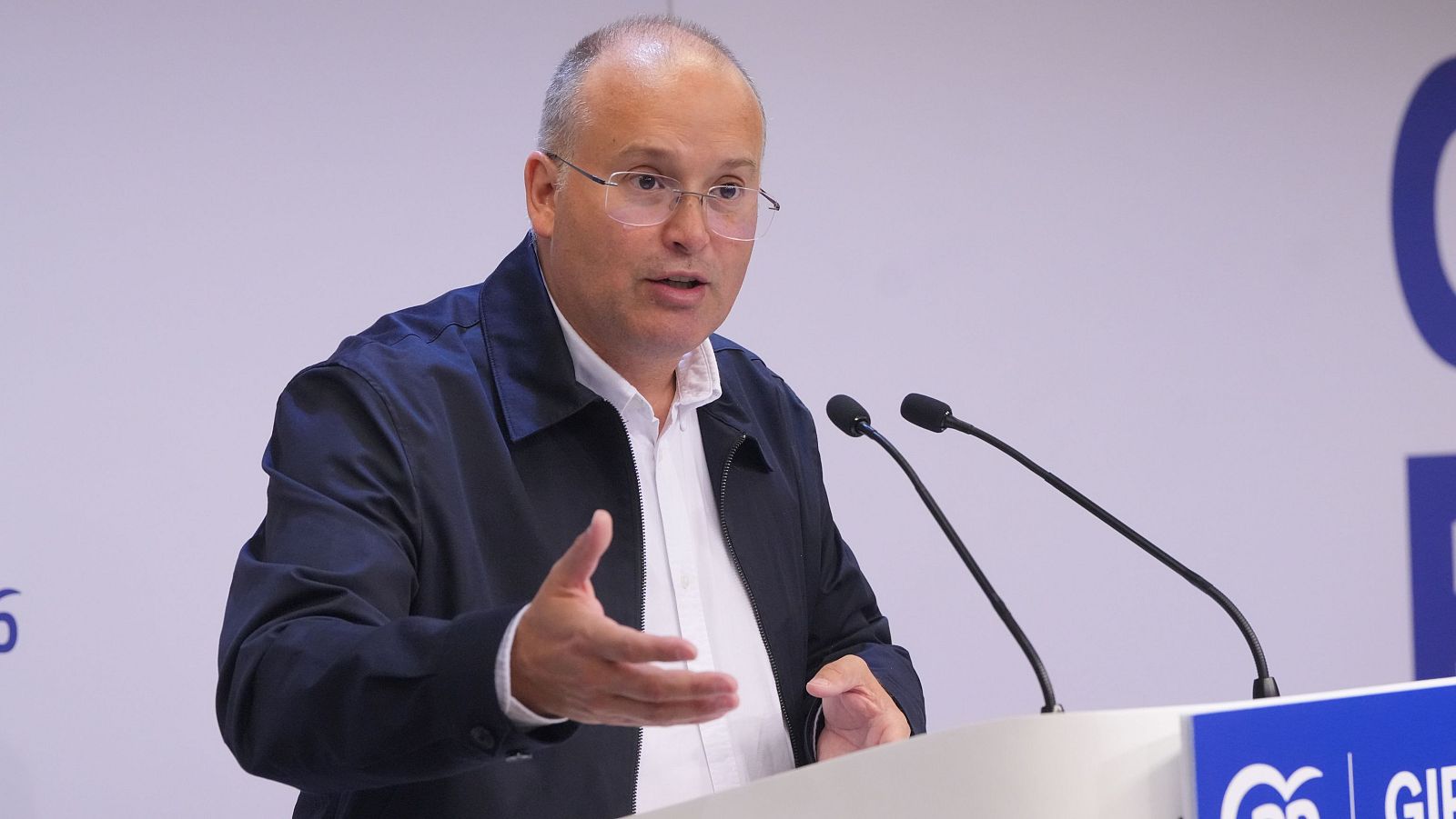 Tellado dice que las comunidades del PP han puesto más medios que el Gobierno