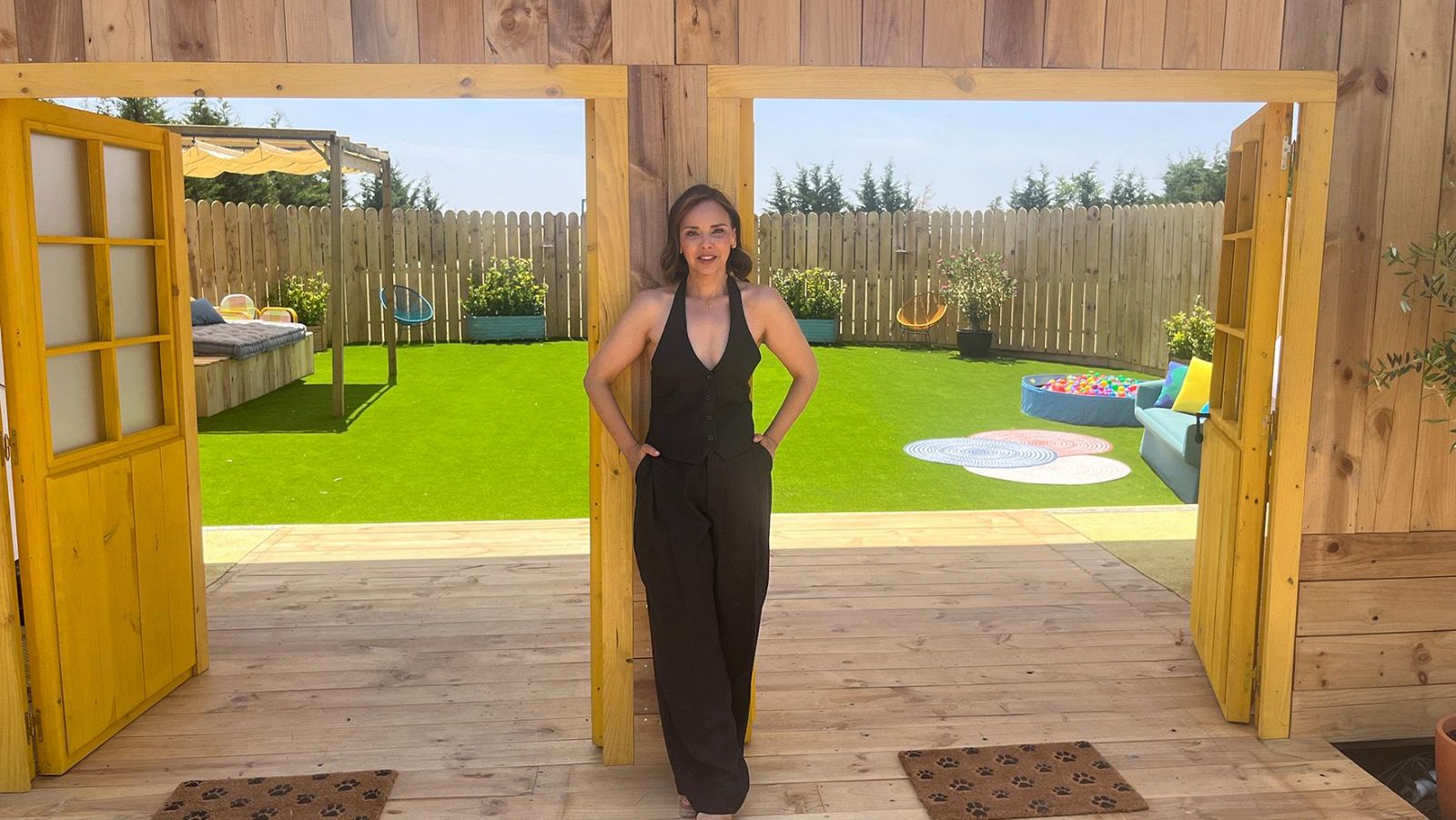 Chenoa es la presentadora de 'Dog House'