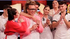 MasterChef Celebrity 10 | Torito brilla en la primera prueba y llora anunciando la donación de su premio
