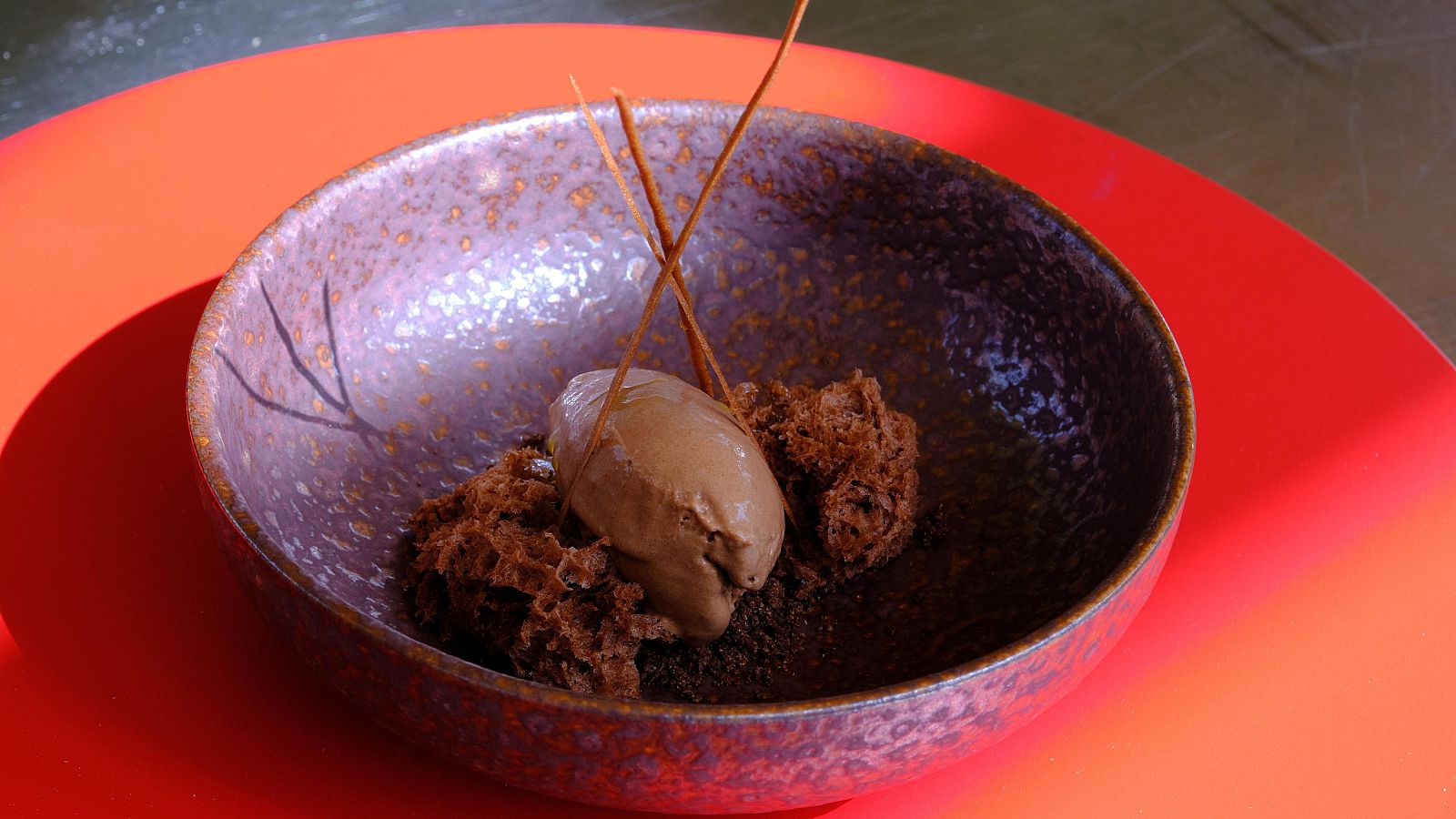 Receta de algarroba, crujiente y helado cremoso de MasterChef Celebrity 10