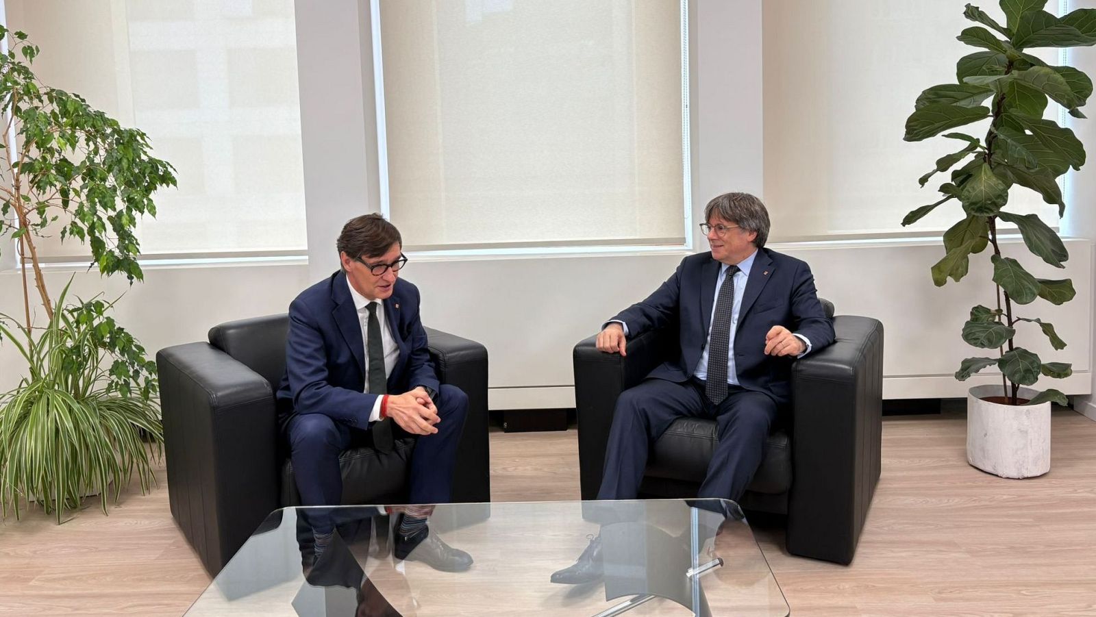 Salvador Illa y Carles Puigdemont se reúnen en Bruselas este martes