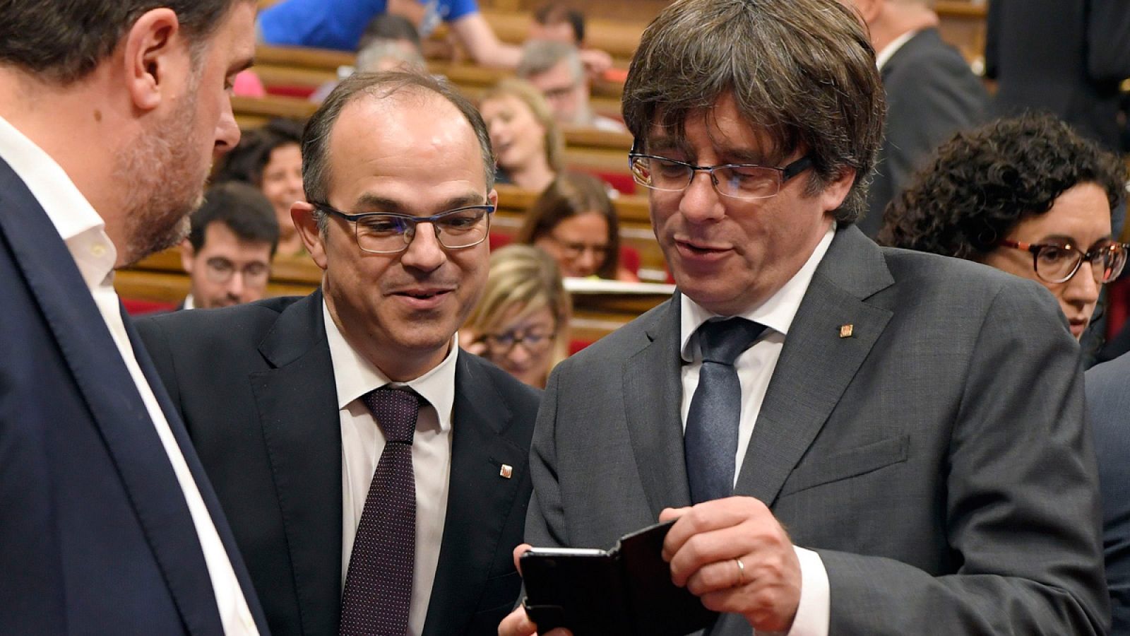 Carles Puigdemont, en una imagen del 6 de septiembre, junto al exvicepresidente catalán Oriol Junqueras y el exconsejero Jordi Turull.