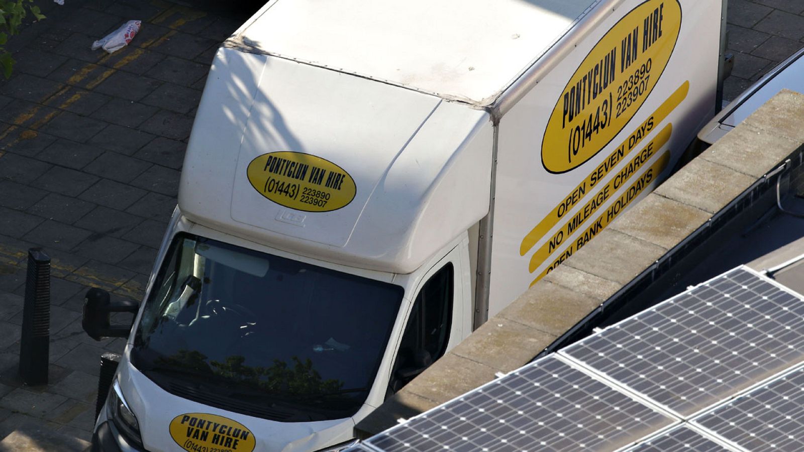 Imagen de archivo de la camioneta con la que Darren Osborne atropelló a los fieles de la mezquita de Finsbury Park, en Londres