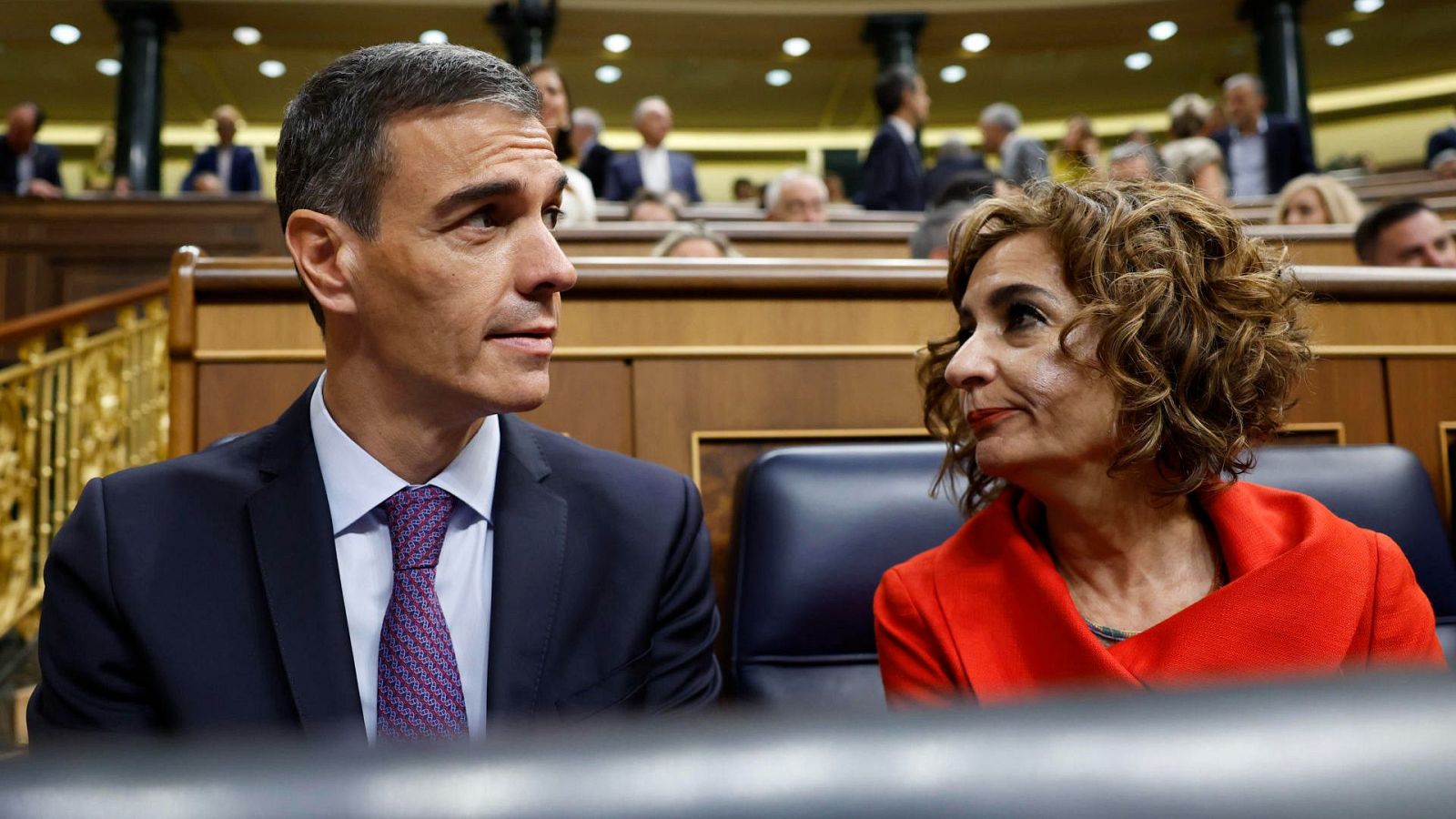 ¿Es viable obligar por ley a Sánchez a convocar elecciones si acumula prórrogas de presupuestos, como pide Feijóo?