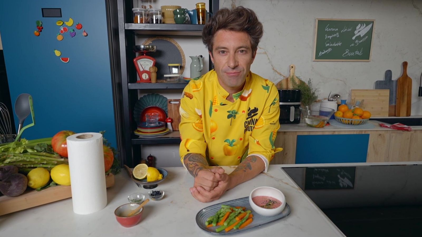 La recepta d'hummus de remolatxa amb crudités del Chef Bosquet, un snack fresc i saludable