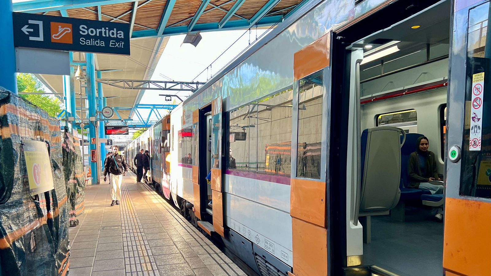 Tren de l'R3 procedent de Ripoll que ha recollit passatge a Vic i va en direcció Barcelona | ACN