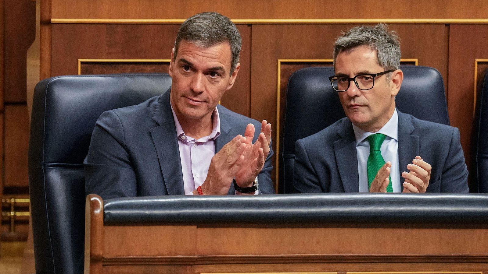 El presidente del Gobierno Pedro Sánchez, y el ministro de la Presidencia, Justicia y Relaciones con las Cortes, Félix Bolaños, en una imagen de archivo en el Congreso