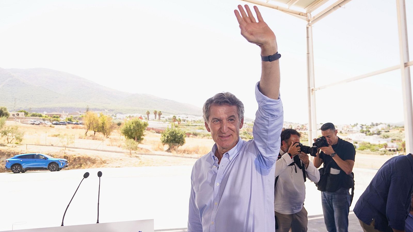 Feijóo acusa a Sánchez de "secuestrar la democracia" y llama a "rebelarse"