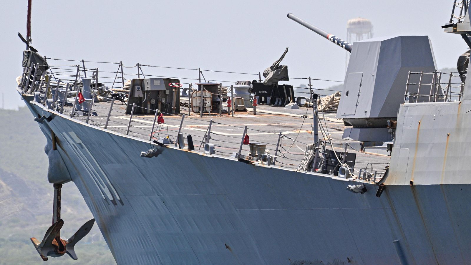 Venezuela acusa a un "destructor" de EE.UU. de abordar de forma  "ilegal" una embarcación