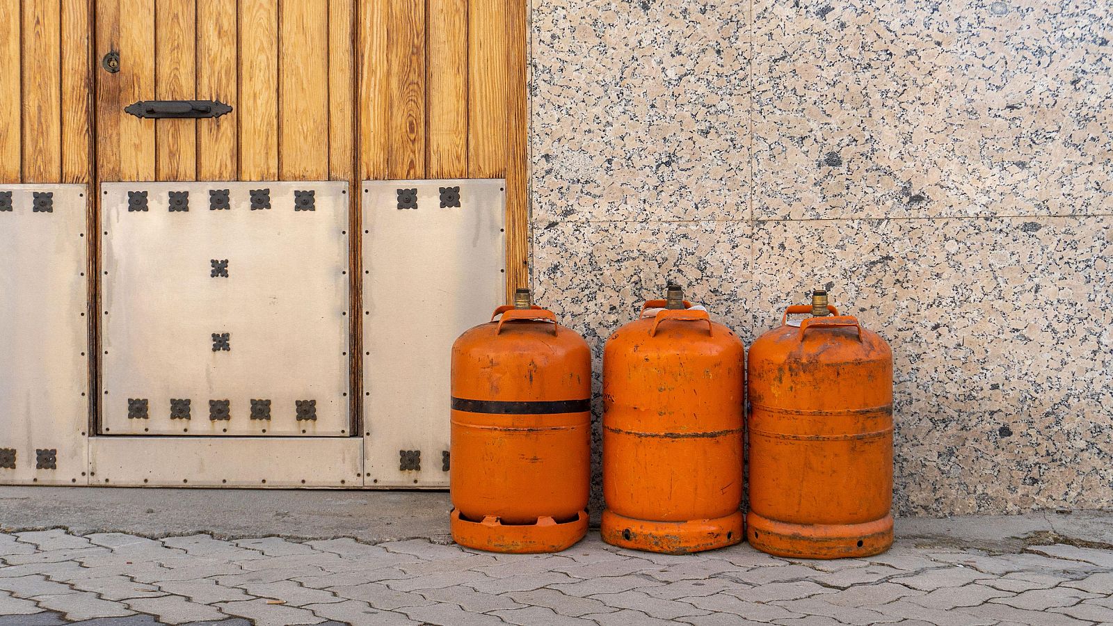 El precio de la bombona de butano baja