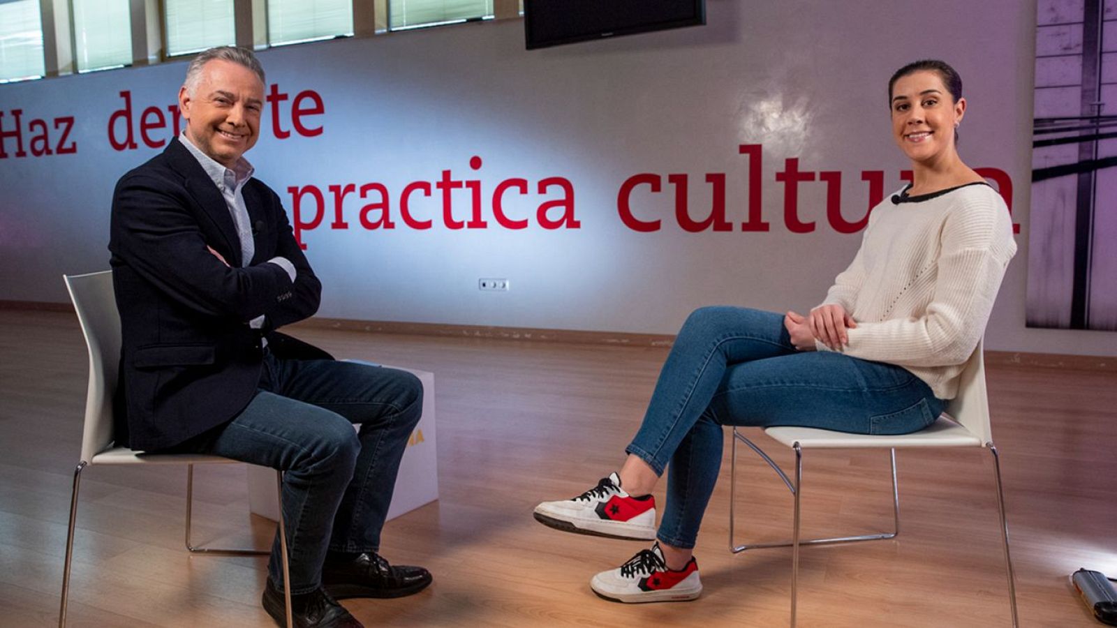 Jenaro Castro con Carolina Marín durante la entrevista