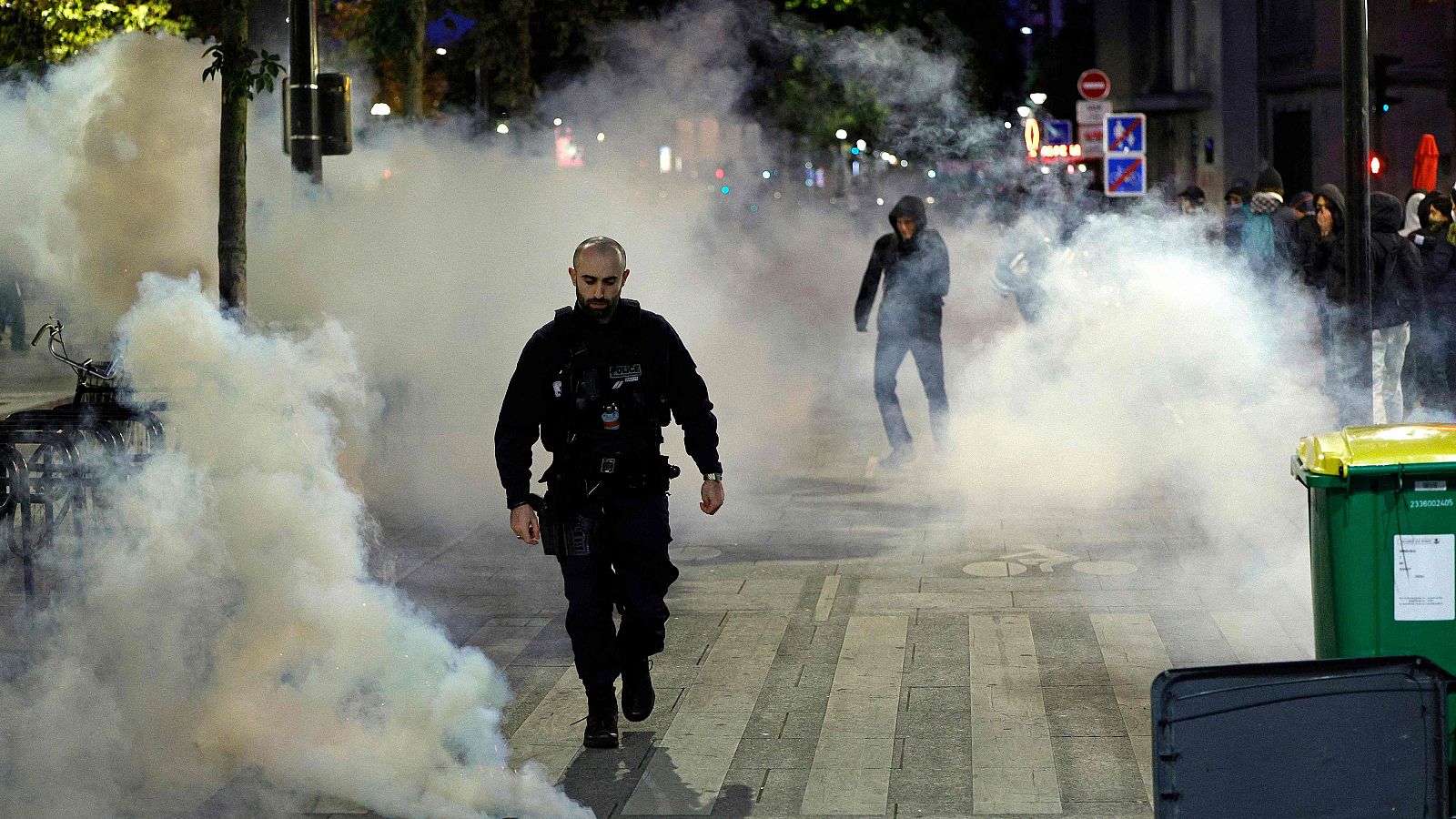 El Gobierno francés denuncia "intentos de bloqueos y sabotajes" al inicio de la huelga en Francia