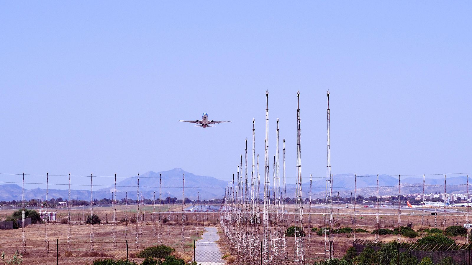 Sánchez anuncia las inversiones previstas para los aeropuertos en los próximos años
