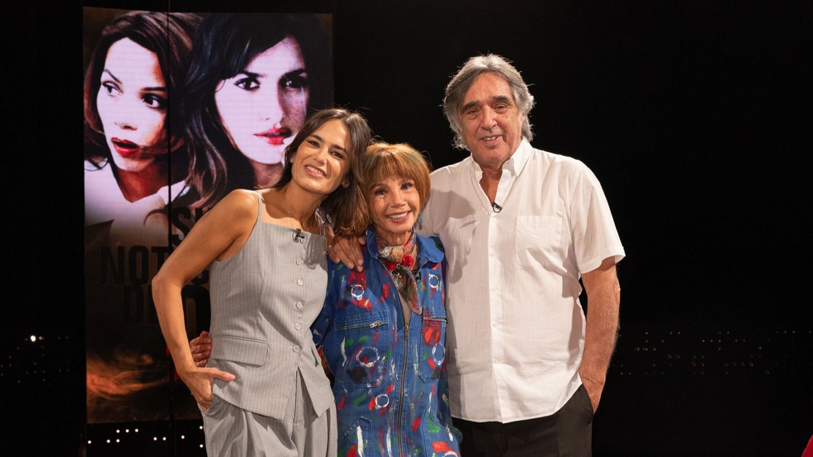 Victoria Abril y Agustín Díaz Yanes, junto a Elena S. Sánchez