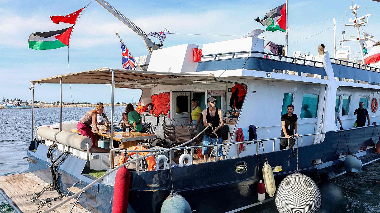 La flotilla con 42 barcos parte de Sicilia hacia Gaza