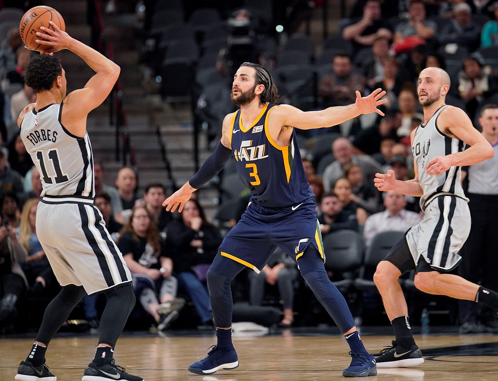 Rubio lideró la victoria de los Jazz.