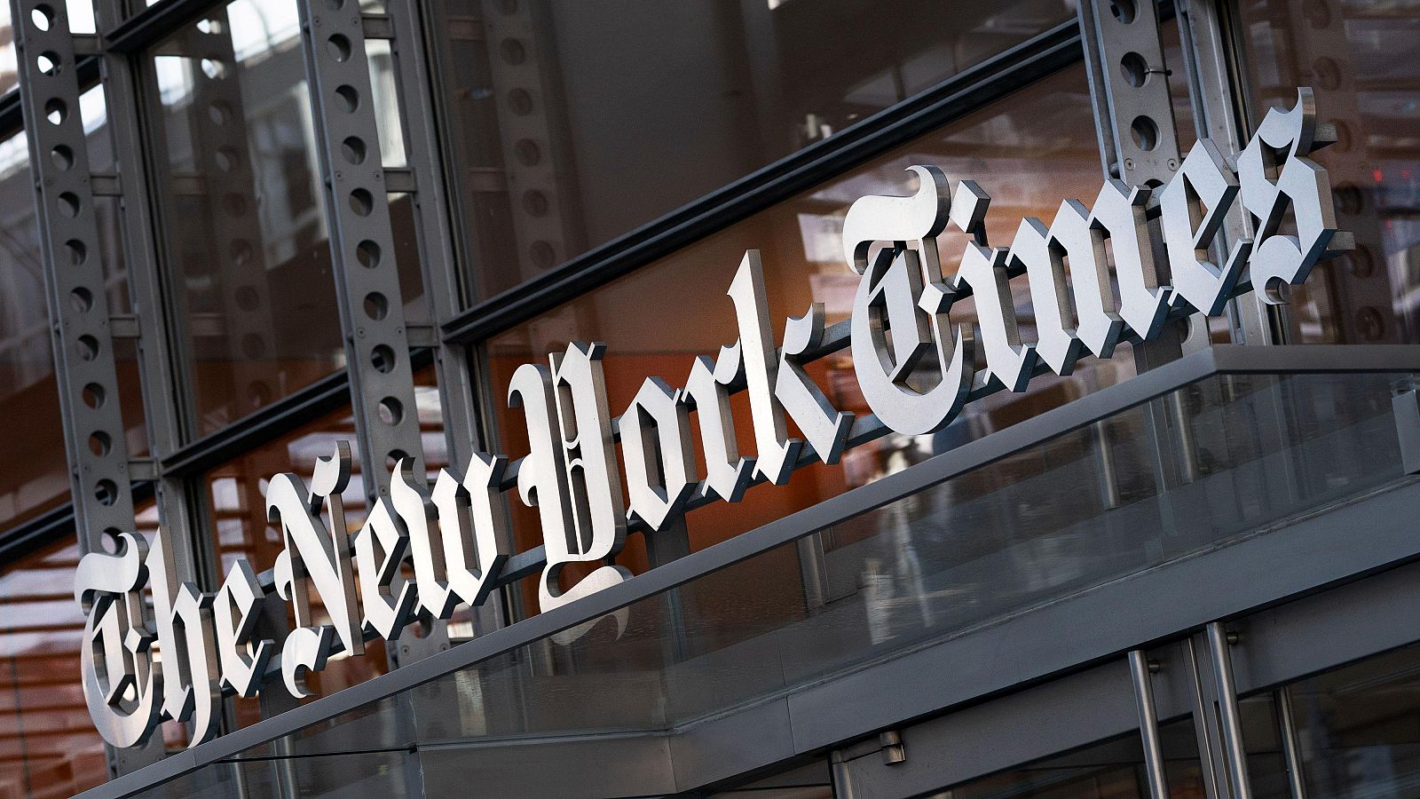 Un juez federal desestima la demanda de Trump contra The New York Times por su contenido