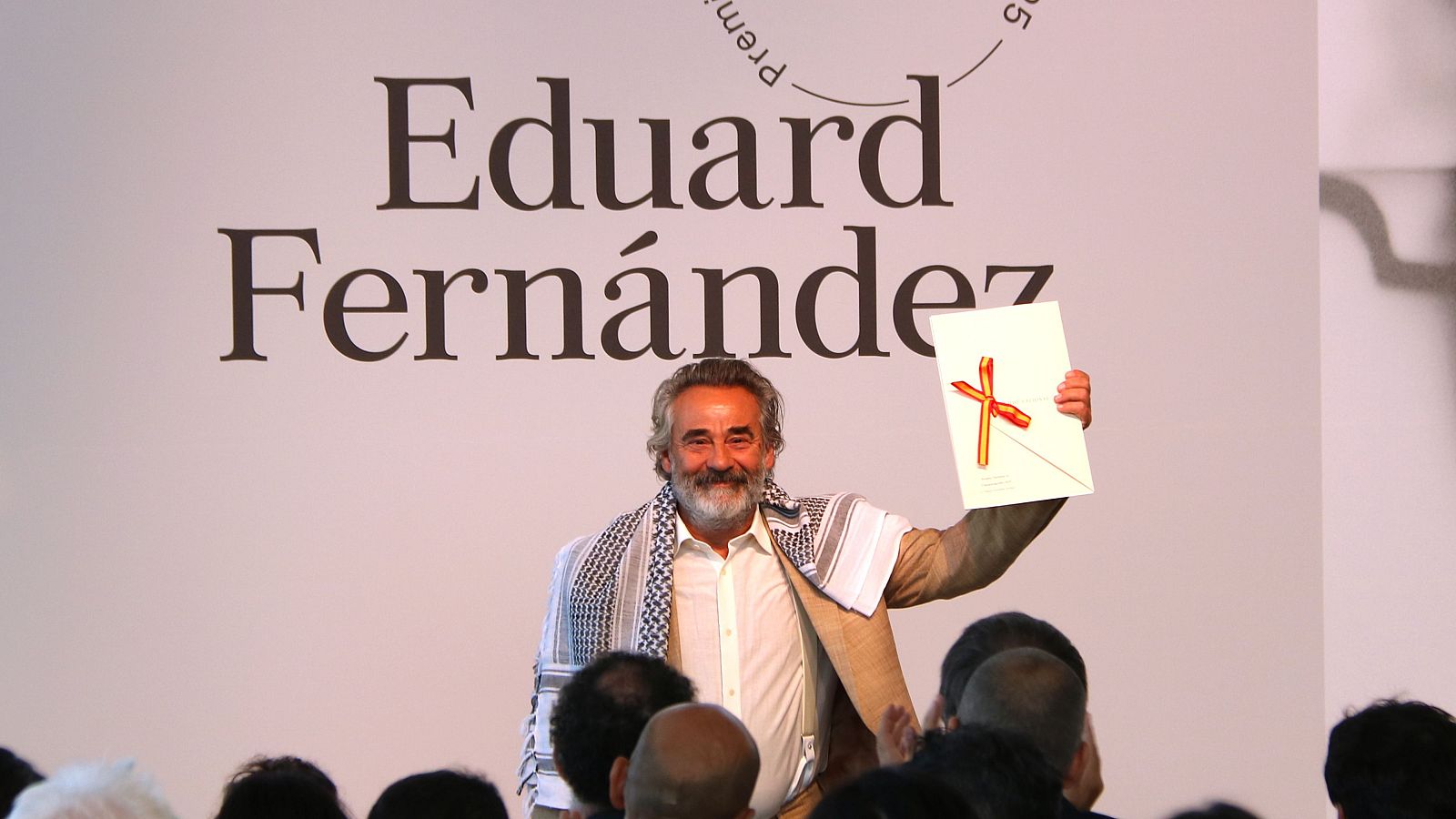 L'actor Eduard Fernández després de rebre el Premi Nacional de Cinematografia 2025 del Ministeri de Cultura
