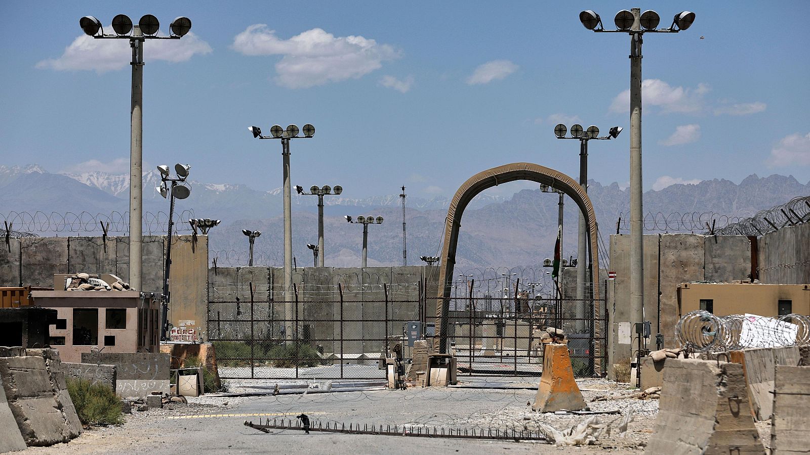 Trump amenaza a los talibanes para que devuelvan la base de Bagram