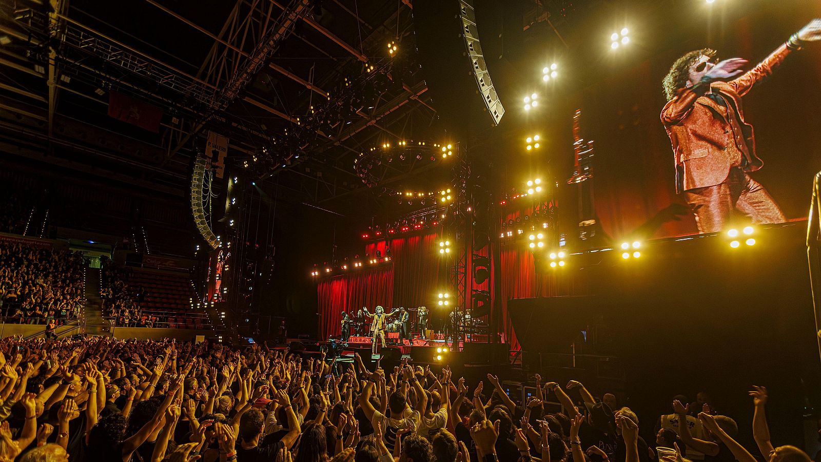Enrique Bunbury:  huracán de nostalgia y música en su Zaragoza