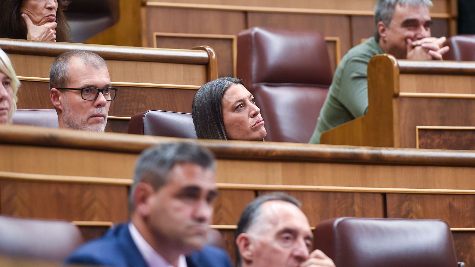 La portavoz de Junts en el Congreso, Miriam Nogueras (c), durante una sesión plenaria en el Congreso de los Diputados