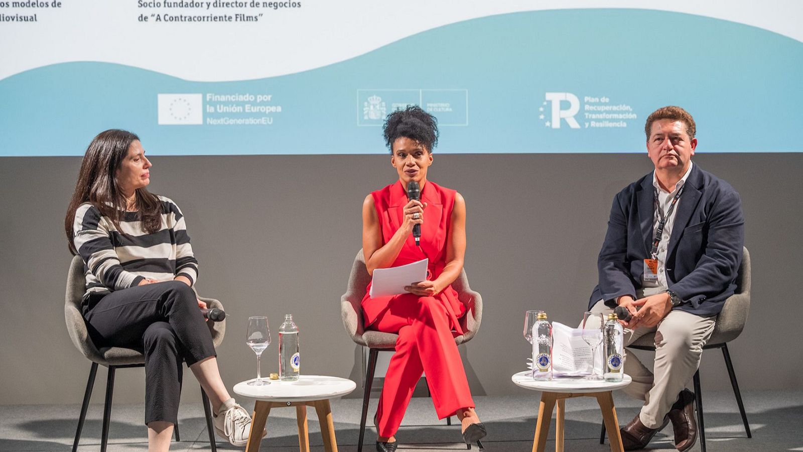 Elena Neira, Desirée Ndjambo y Eduardo Escudero durante el encuentro