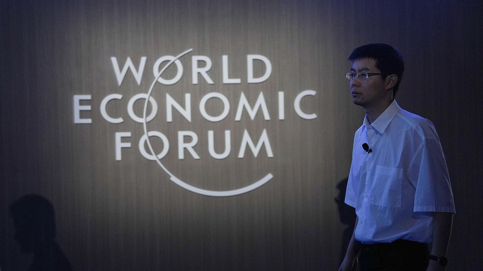 Los economistas del Foro Económico Mundial afirman que el crecimiento será débil en 2026