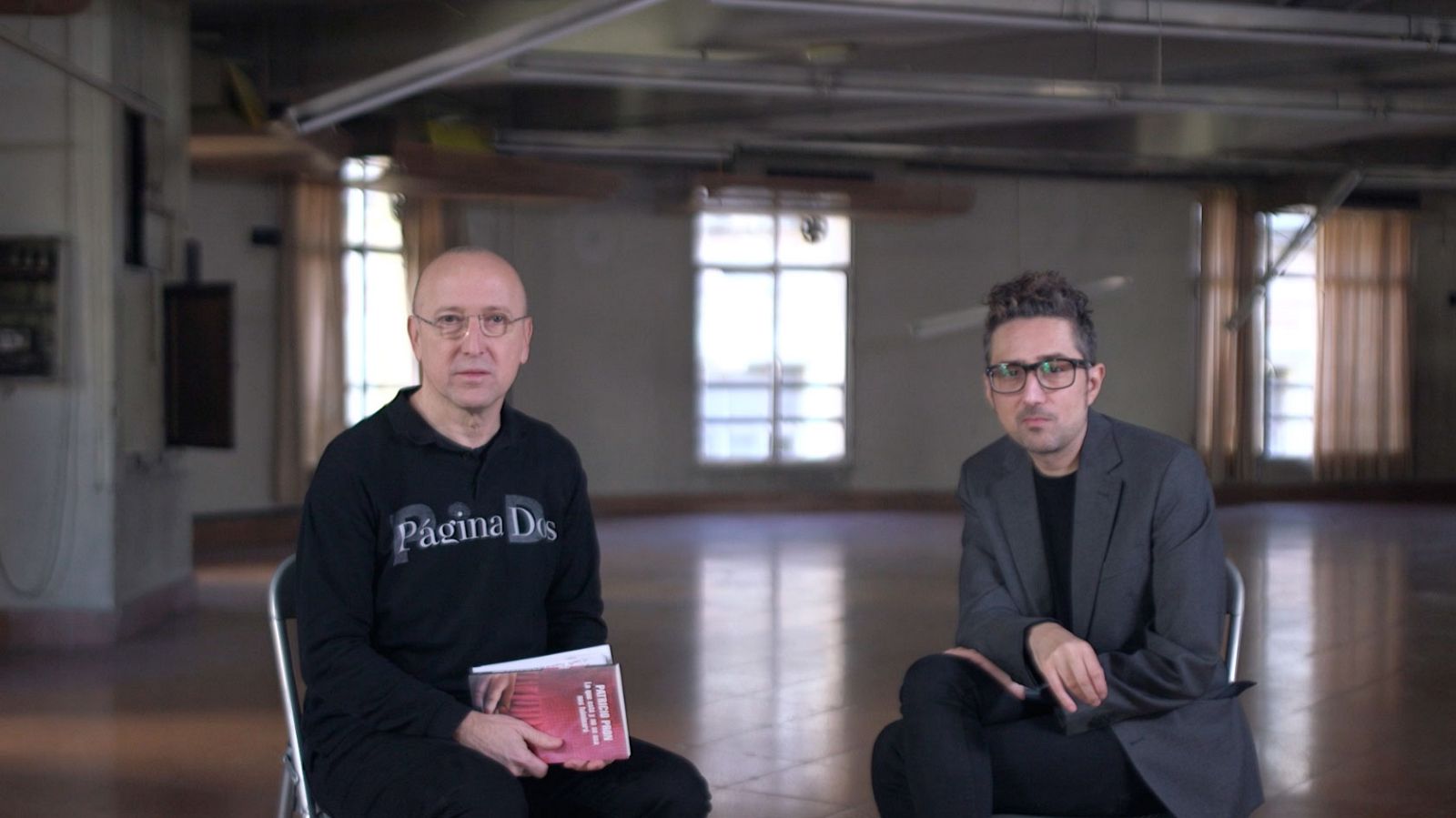 Óscar López con Patricio Pron