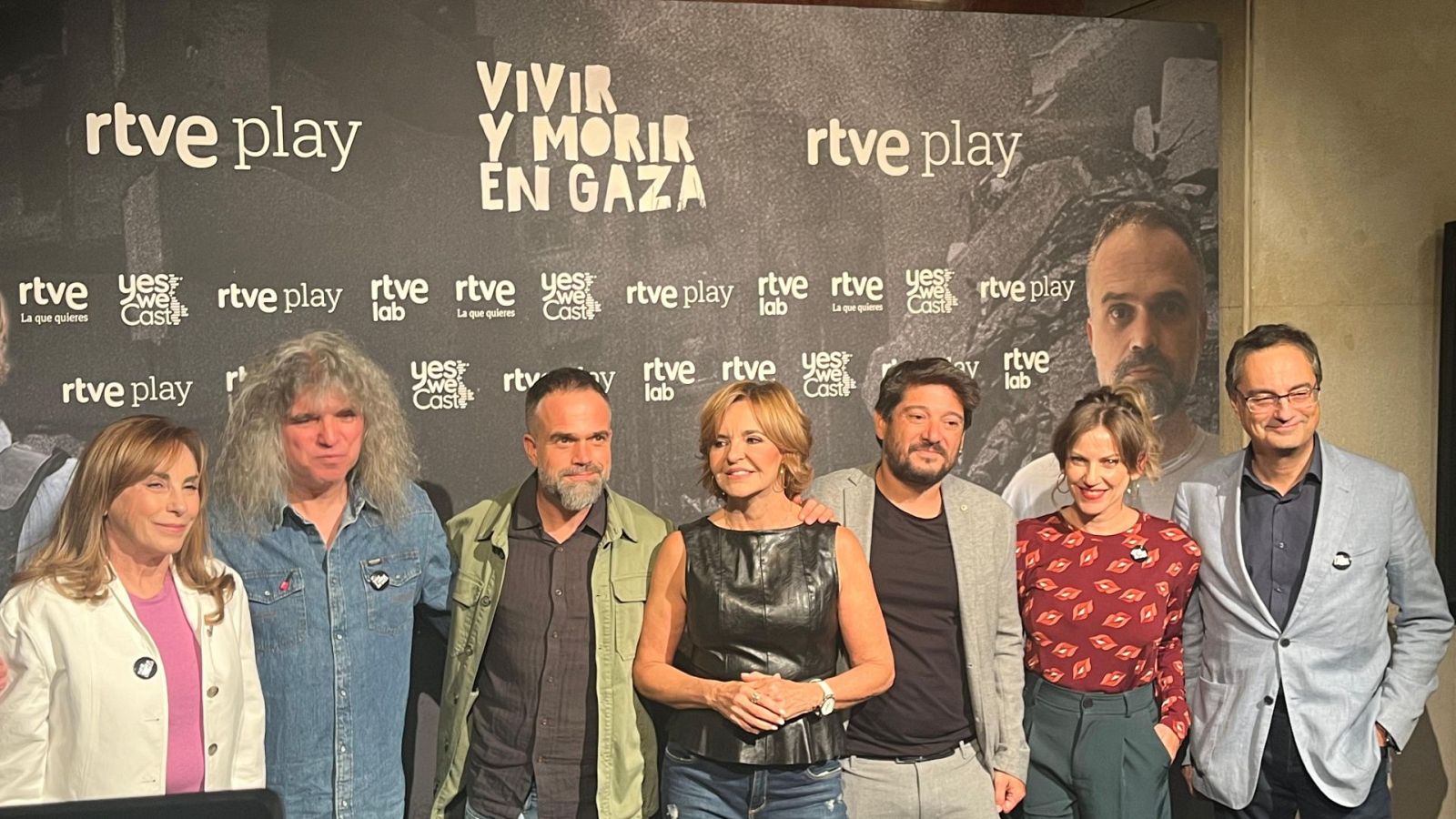 Almudena Ariza, emocionada en la presentación de 'Vivir y morir en Gaza'