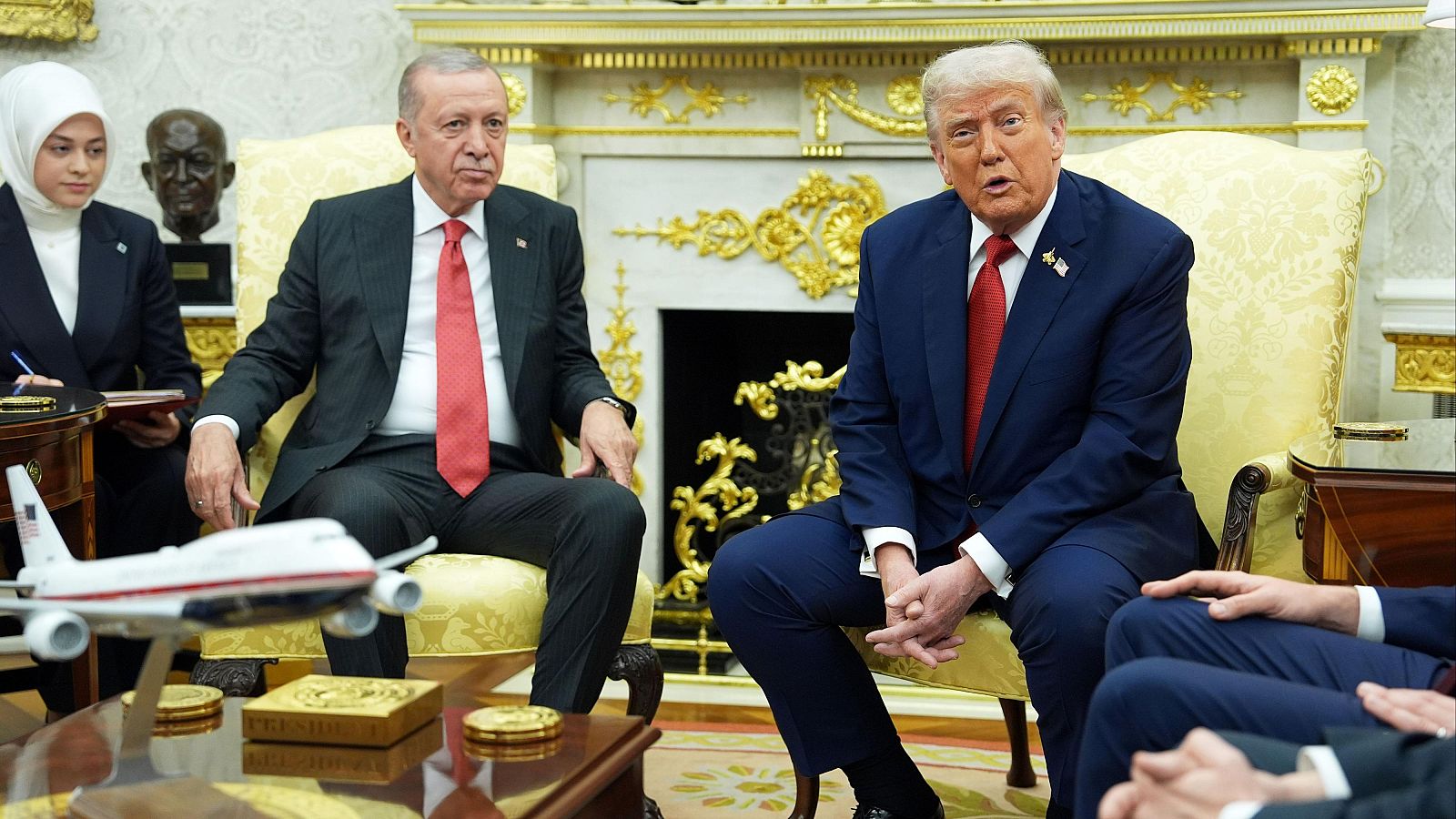 Trump condiciona levantar los aranceles a Turquía y venderle cazas F-35 si deja de comprar petróleo a Rusia