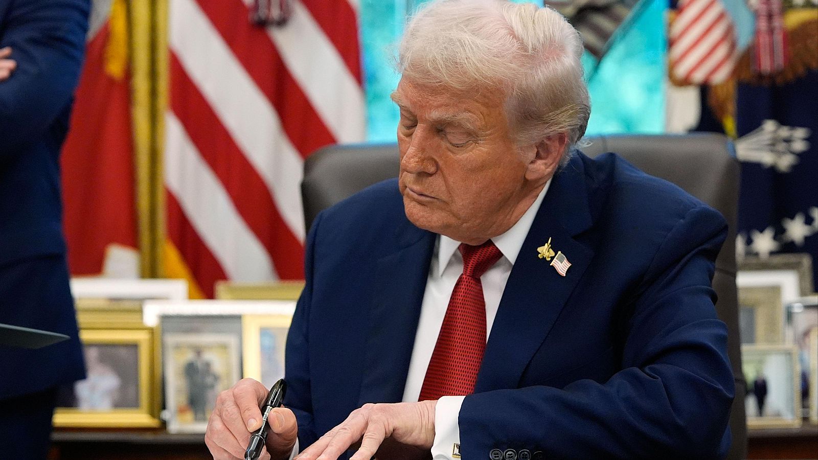 Trump en el Despacho Oval de la Casa Blanca