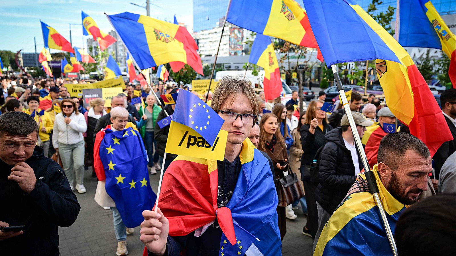 Elecciones legislativas en Moldavia, una prueba de fe para decidir el camino hacia Bruselas o Moscú