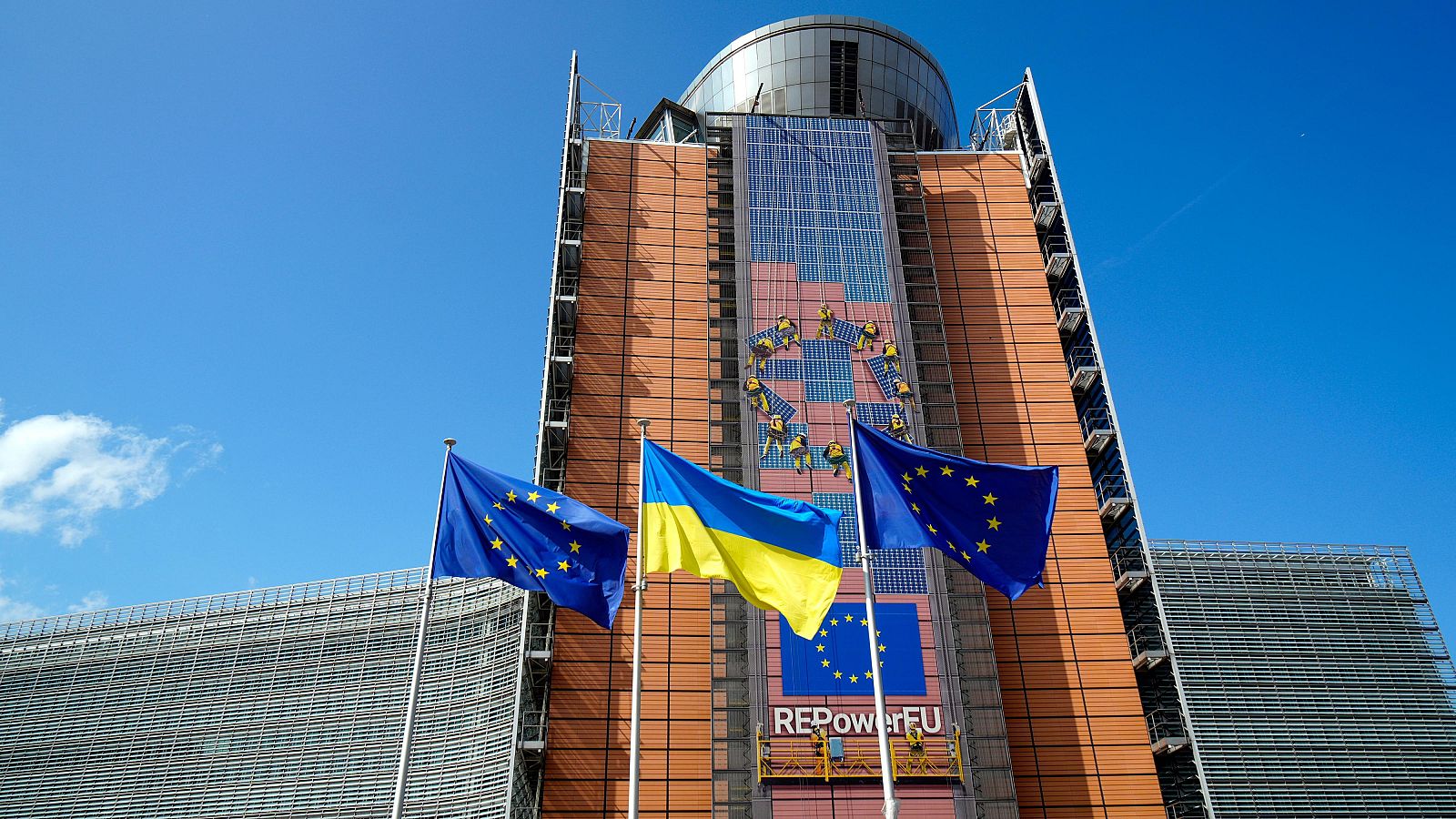 Bruselas plantea un préstamo de 140.000 millones a Ucrania con activos rusos congelados