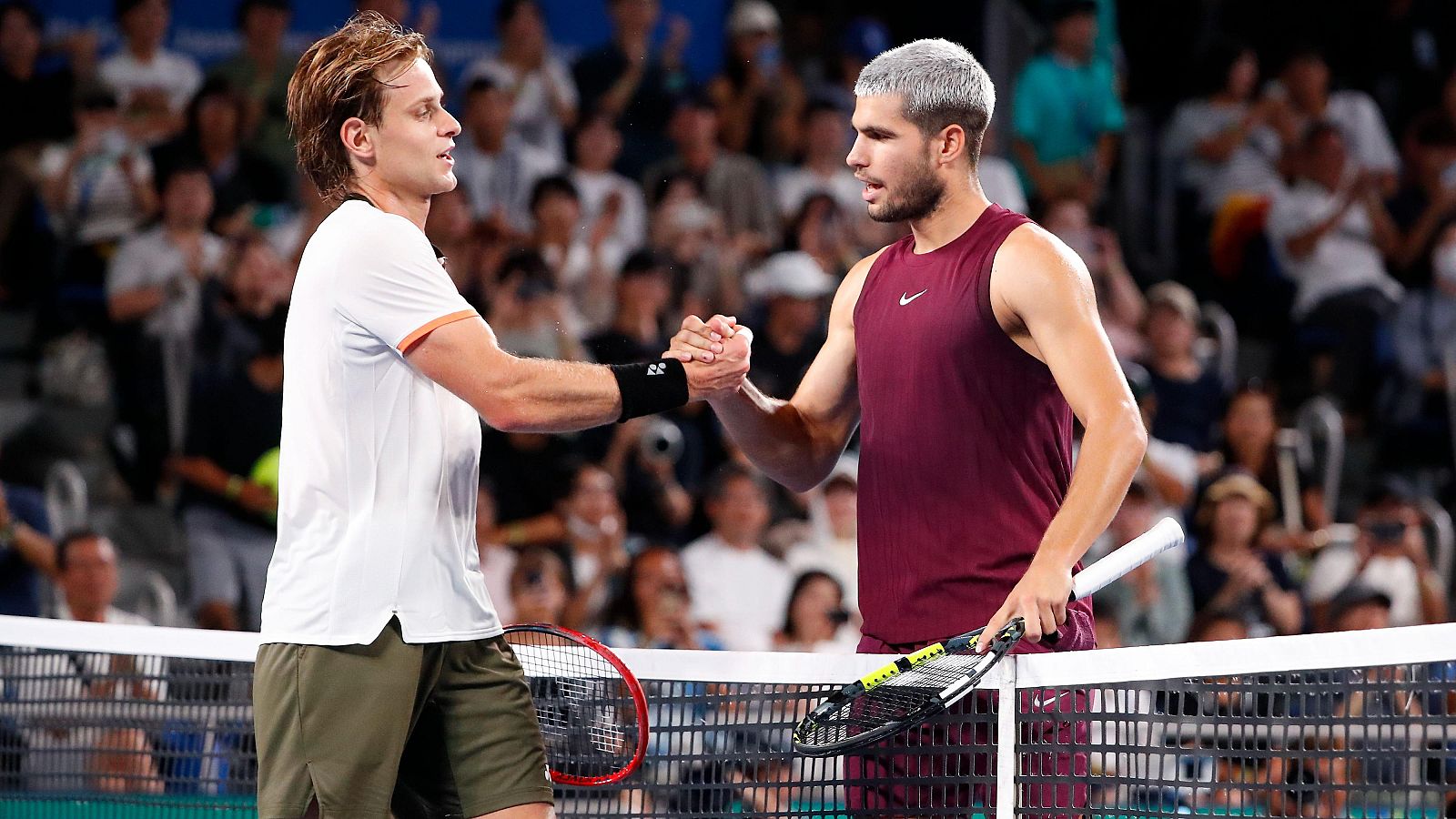 Carlos Alcaraz supera a Berg en octavos del Abierto de Tokio