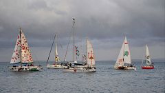 La flotilla rumbo a Gaza se detiene temporalmente en altamar por una fuga en uno de sus barcos