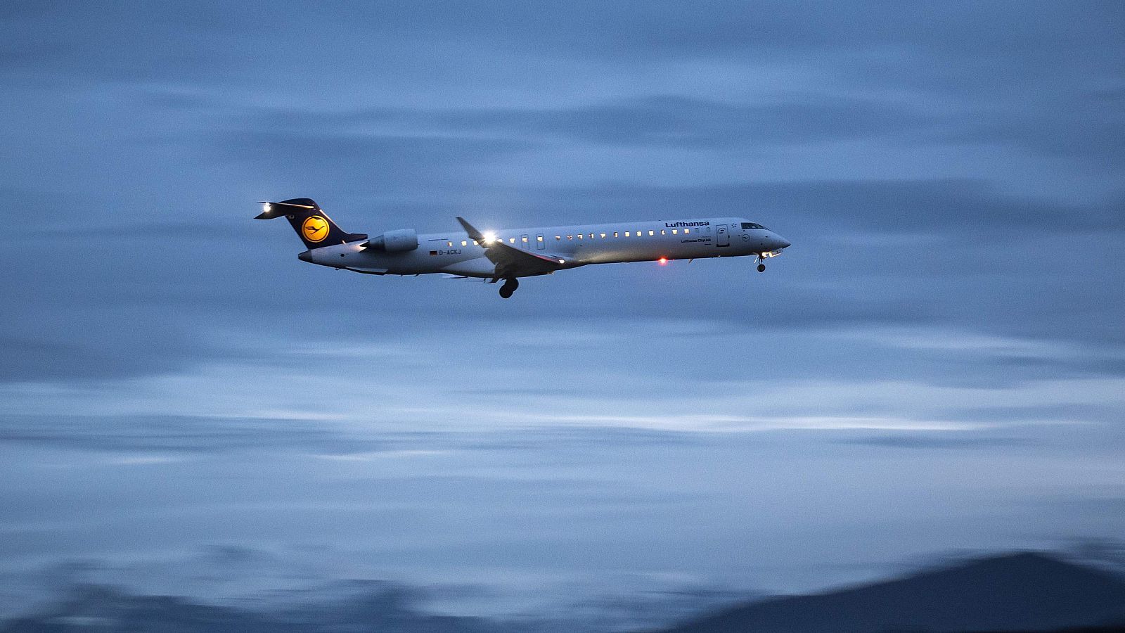 La aerolínea germana Lufthansa anuncia un recorte de 4.000 puestos de trabajo en su administración hasta 2030