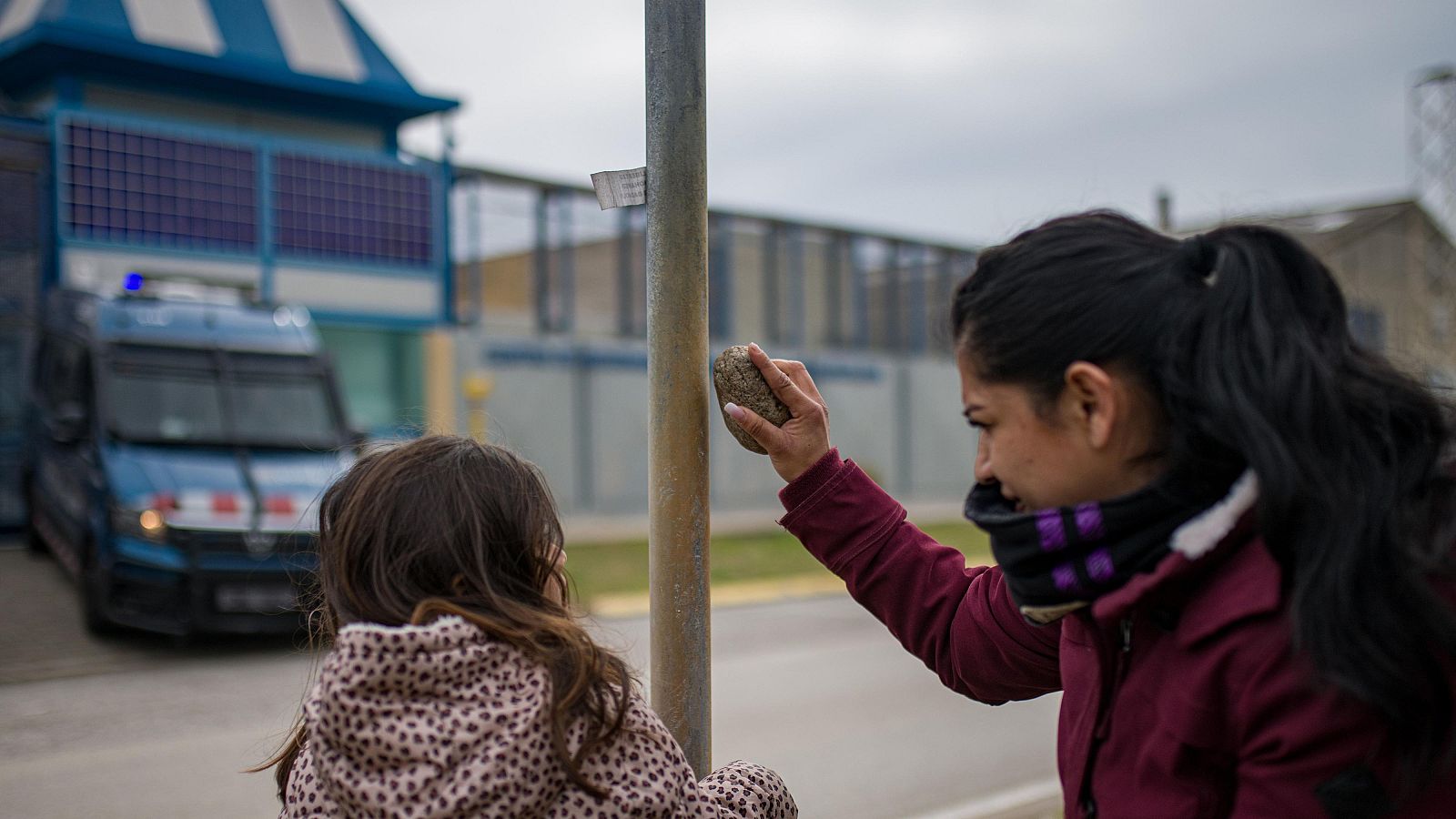 Protestas contra la apertura del módulo de mujeres en el CIE de Barcelona el 26 de febrero de 2023.