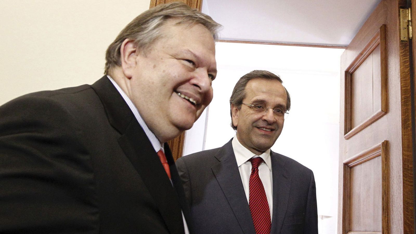 Venizelos y Samarás están implicados en el escándalo de corrupción de Novartis