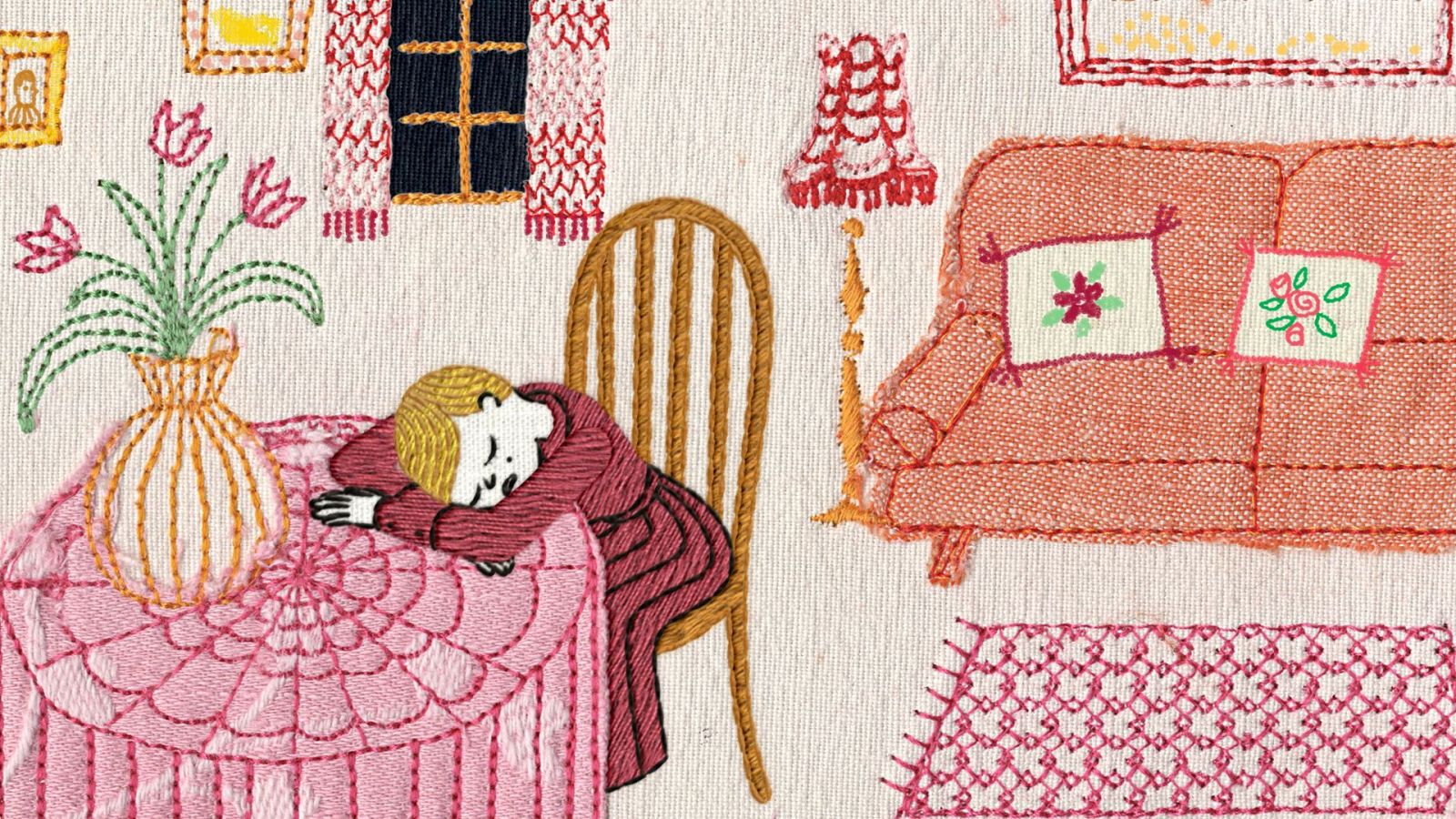 Fotograma de animación con una persona rubia durmiendo sobre una mesa con mantel bordado y un jarrón. En el fondo, un sofá, una lámpara y cuadros decoran la escena.