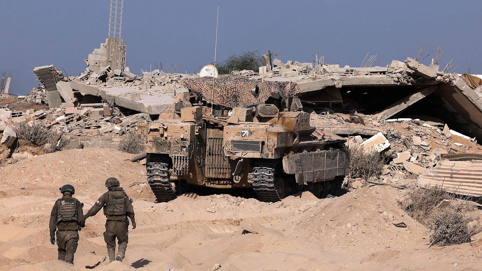 Trump advierte a Hamás que no tolerará "demoras" y lleva a su enviado especial en Oriente Medio para negociar en Egipto