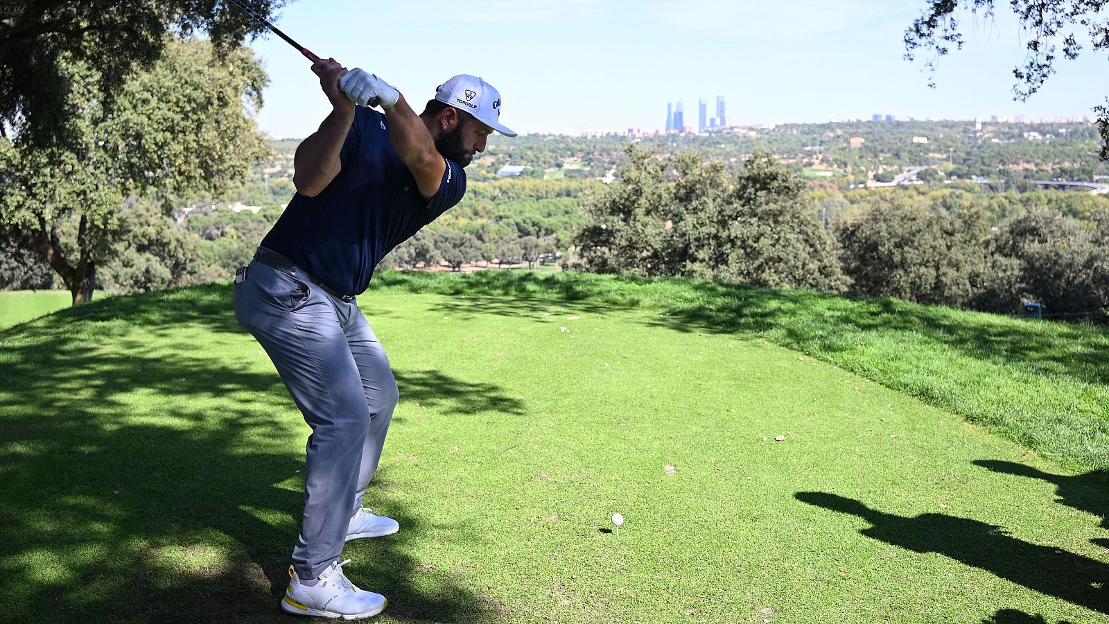 Entre la admiración y la leyenda: Jon Rahm, a un paso de superar a 'Seve'
